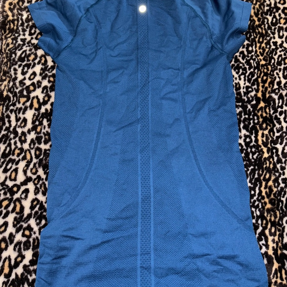 Lululemon Athletica Blue Fitted Cap Sleeve Polo T-Shirt